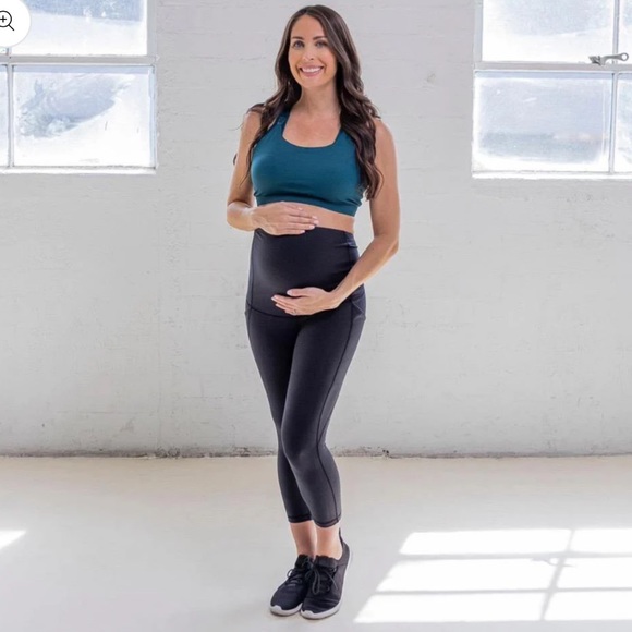 Senita Athletics Skin Maternity 21” Capri Black Leggings Women’s size Small S - Picture 1 of 6